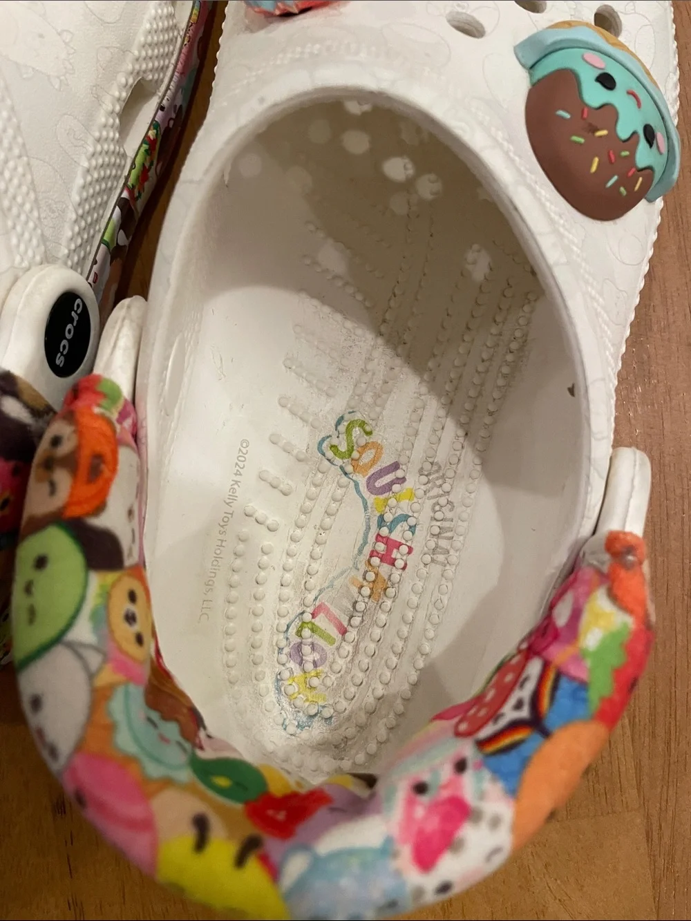 CROCS Squishmallows J4 Clogs Kids White Special Edition Charms Girls Size 4